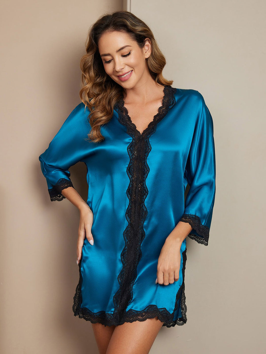 Elegantes Satin-Pyjama-Set mit Spitzenakzenten Für Frauen Mivona