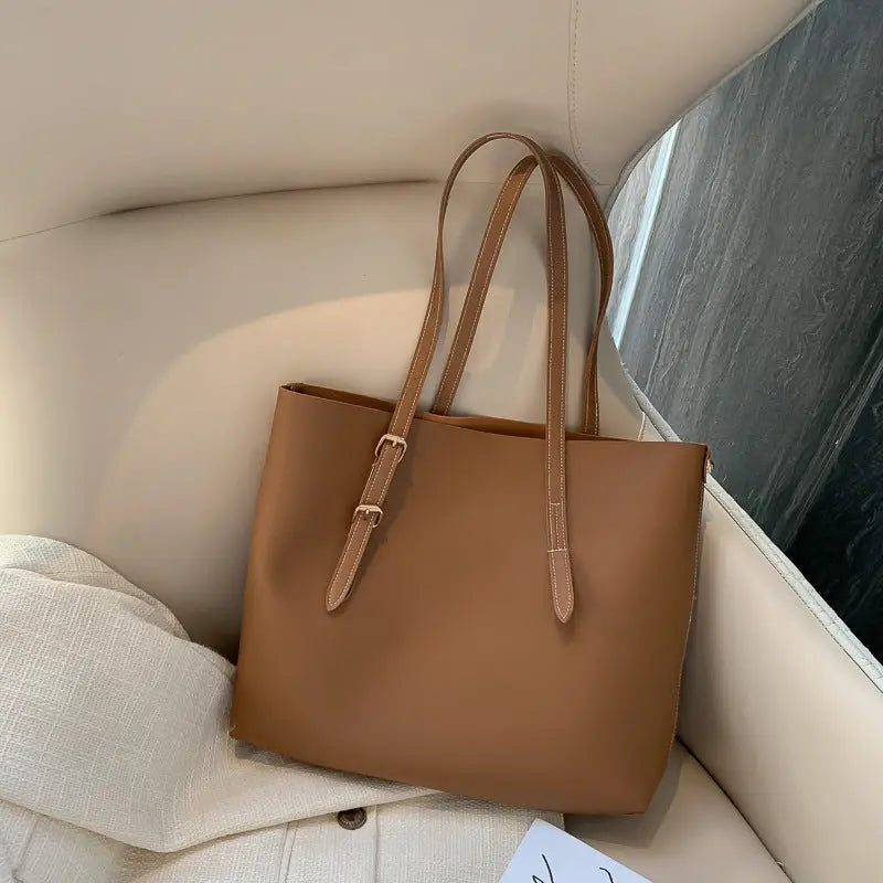 Mühelose Eleganz in Einer Geräumigen Tote Bag Mivona