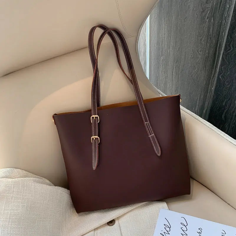 Mühelose Eleganz in Einer Geräumigen Tote Bag Mivona
