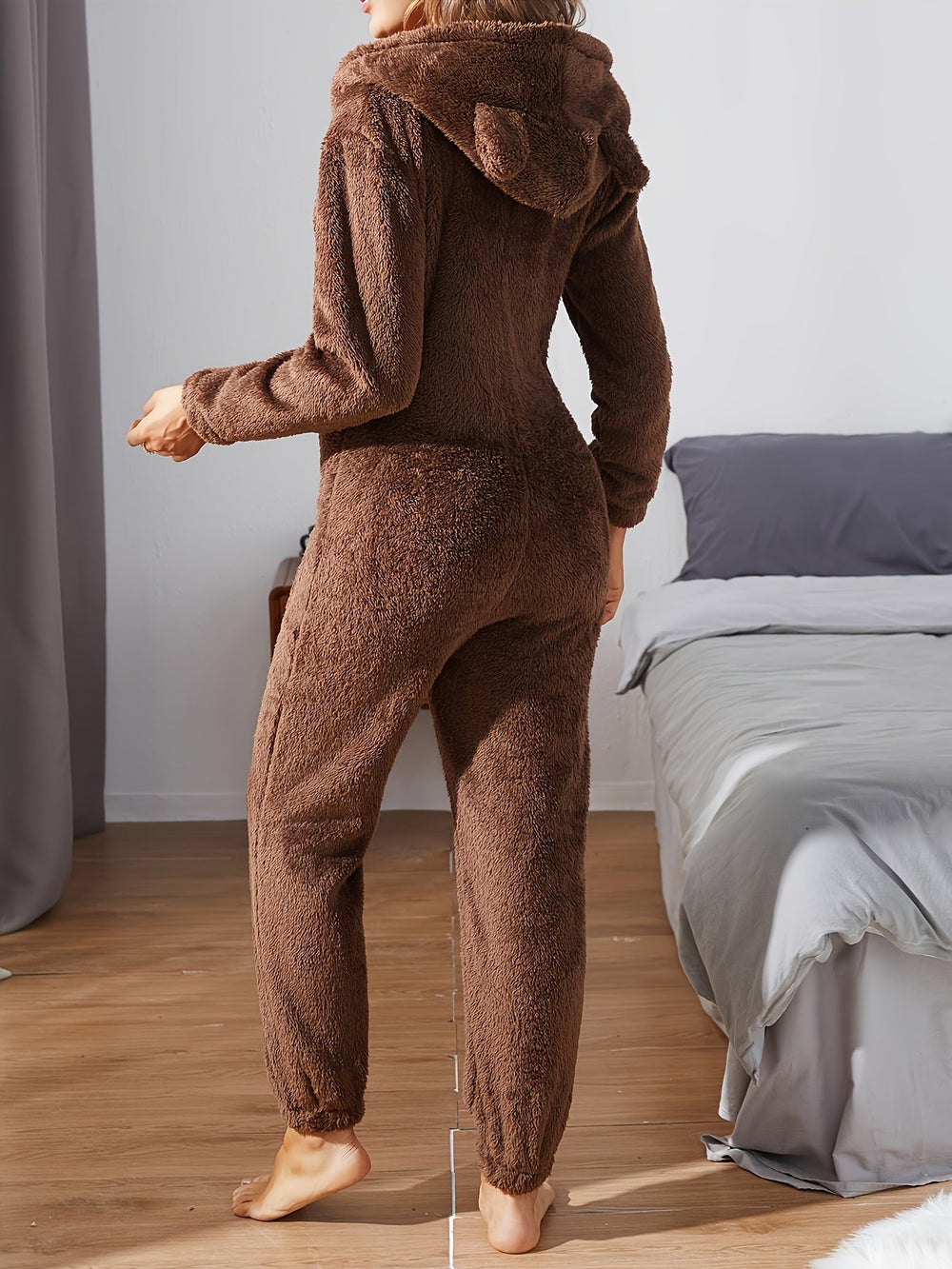 Gemütlicher Brauner Kapuzenoverall Für Lässigen Winterkomfort Für Frauen Mivona