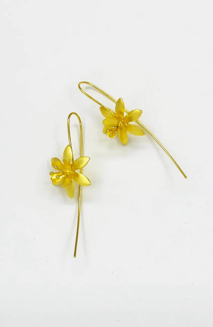 Vergoldete Silberne Hakenohrringe mit Blumendetail Für Frauen Mivona