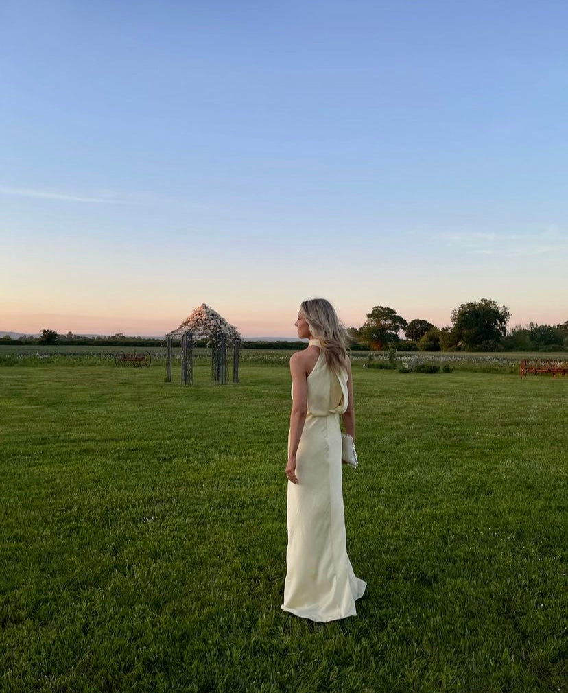 Maxikleid Mit Raffungen Und Neckholder Für Frauen Mivona