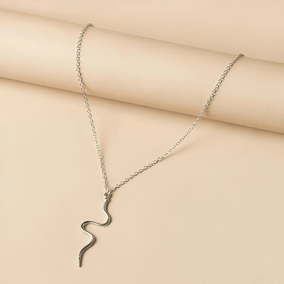 Elegante Schlangen Halskette mit anspruchsvollem Stil für Damen Mivona