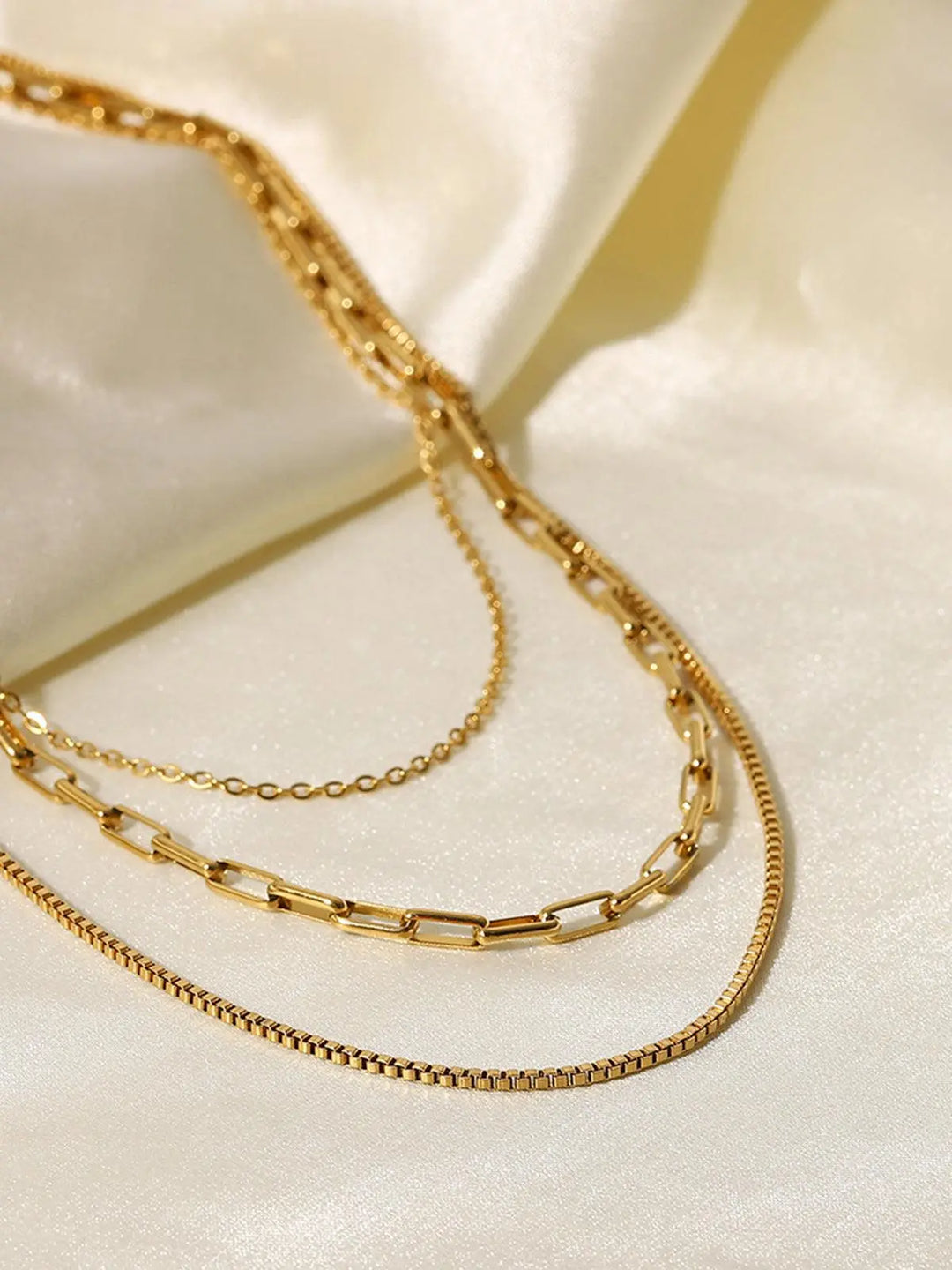 Elegante mehrschichtige Kette mit Pariser Charme für Damen Mivona