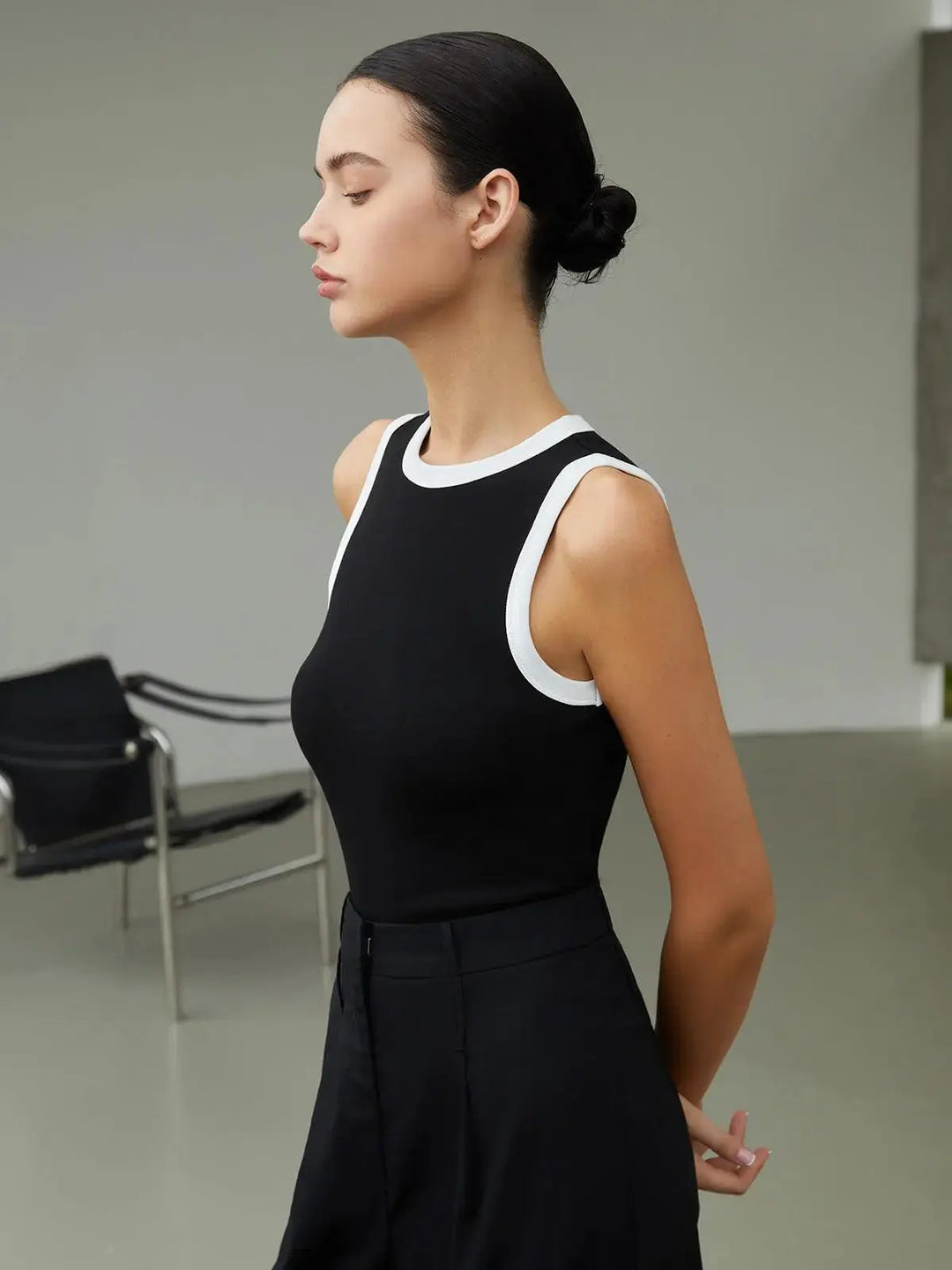 Elegantes Tanktop mit Weißer Paspelierung Für Frauen Mivona