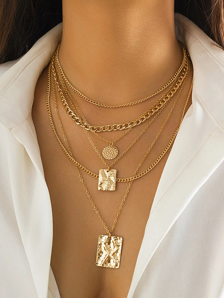 Mehrschichtige goldene Halskette mit Chic Design für Damen Mivona