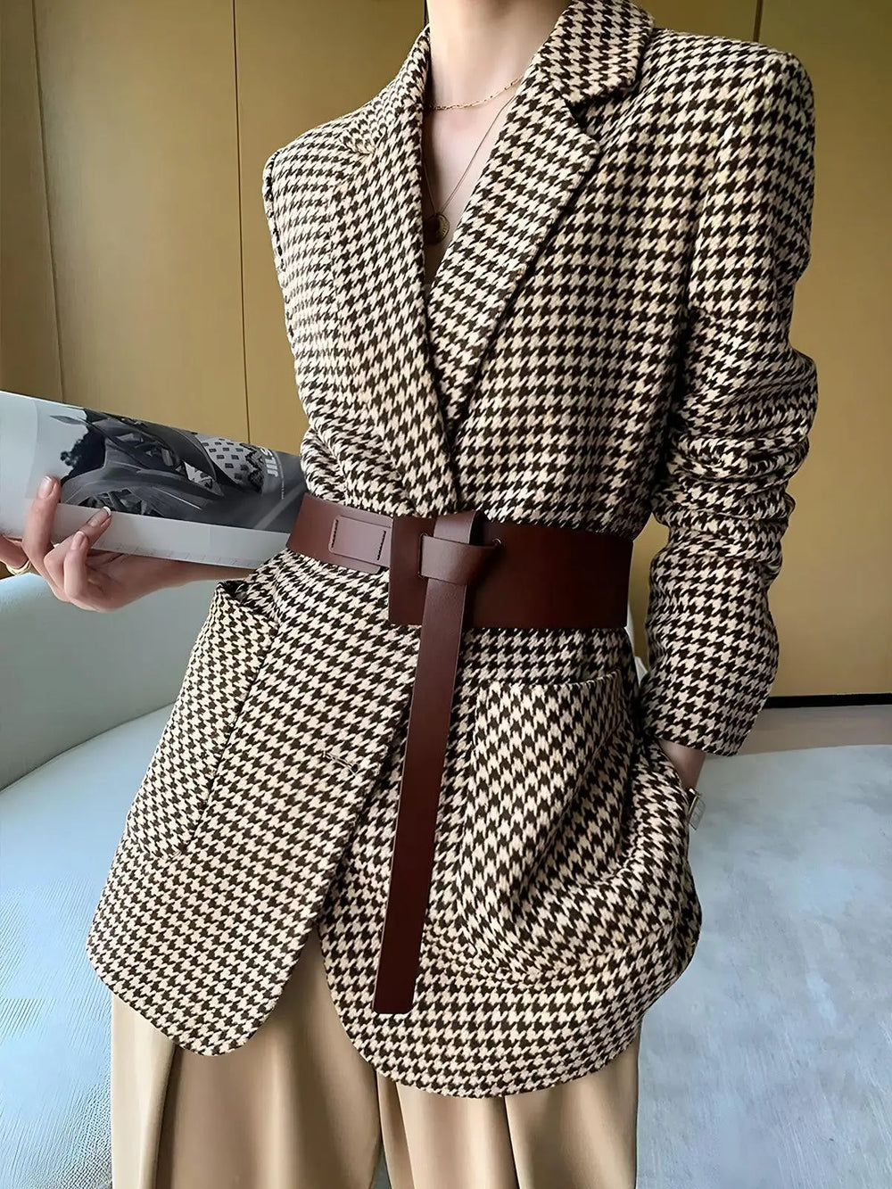 Geschnittener Blazer mit Gürtel für eleganten Stil für Damen Mivona