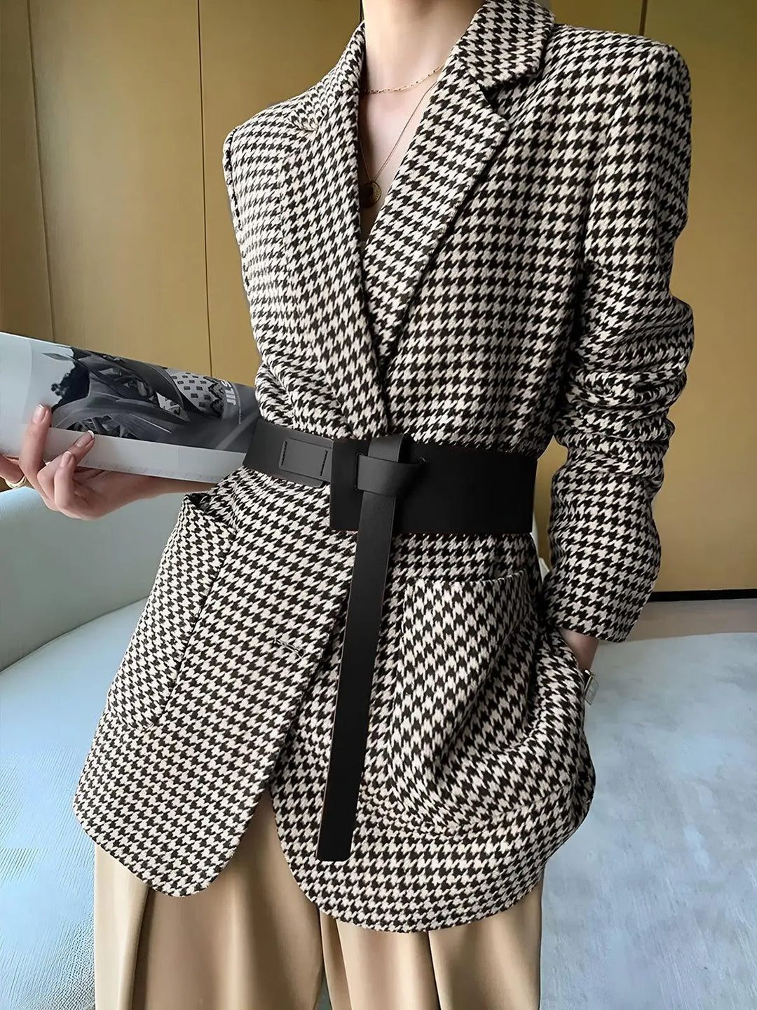 Geschnittener Blazer mit Gürtel für eleganten Stil für Damen Mivona