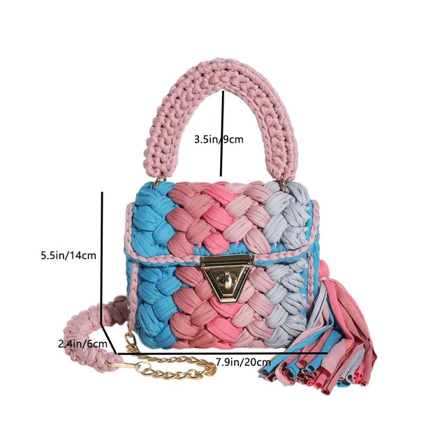 Farbintensive Handtasche mit verspieltem Design für Frauen