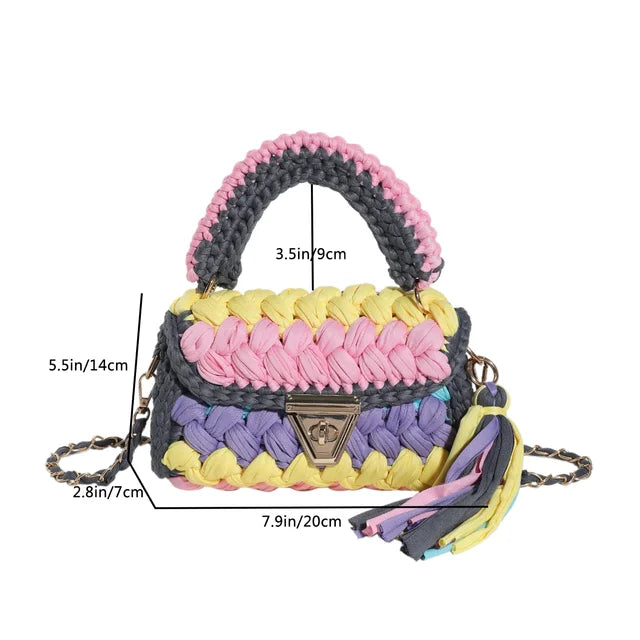 Farbintensive Handtasche mit verspieltem Design für Frauen