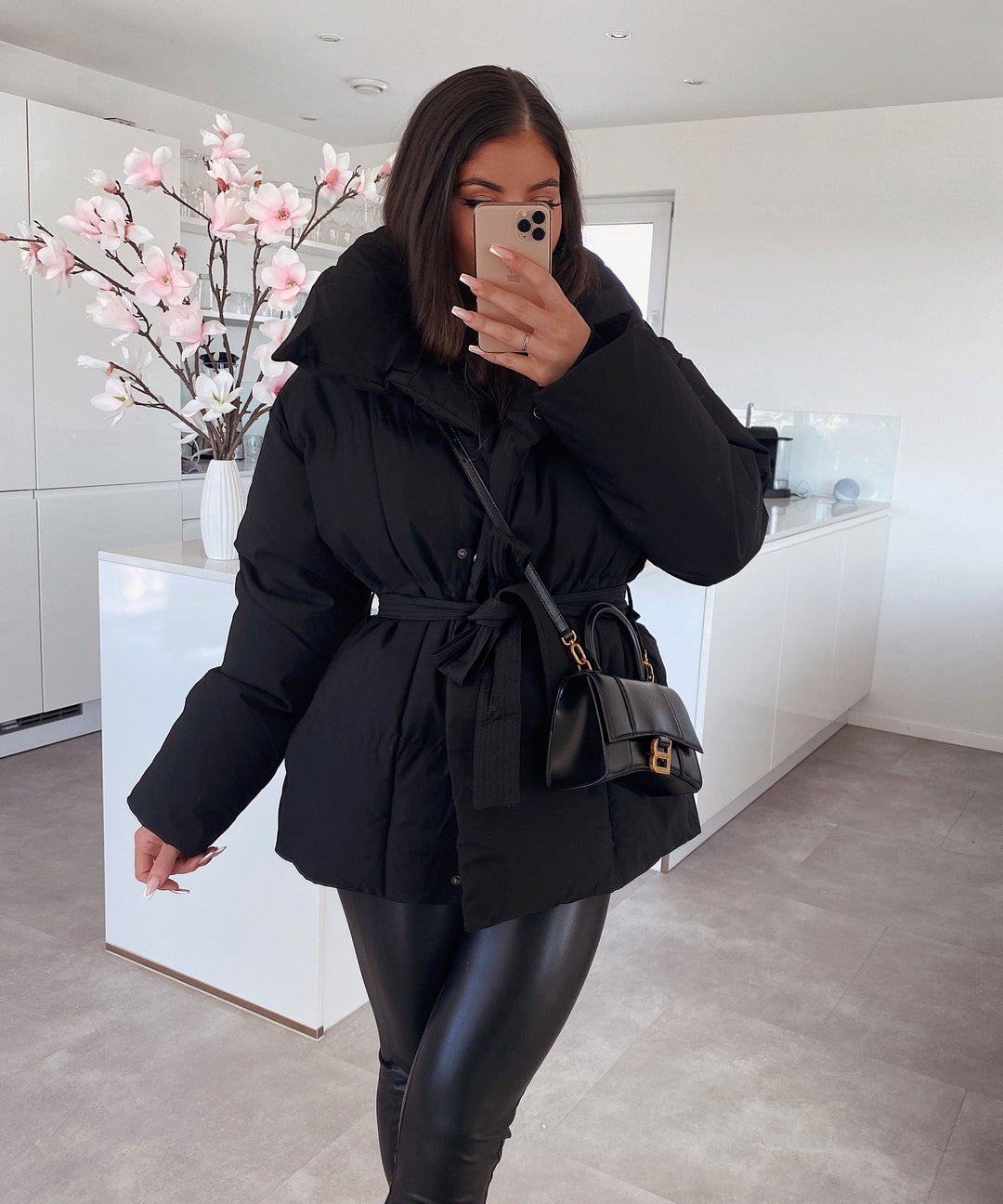 Gesteppte Jacke mit Gürtel und Hohem Kragen für Winter Damen