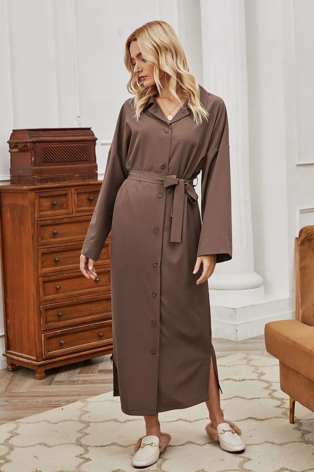 Klassischer langer Trenchcoat mit klarer Silhouette für Frauen Mivona