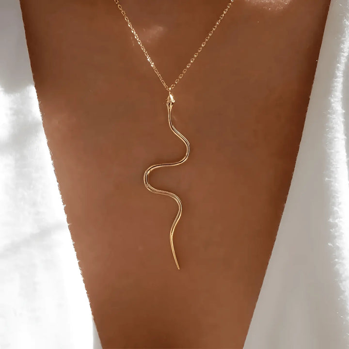 Elegante Schlangen Halskette mit anspruchsvollem Stil für Damen Mivona