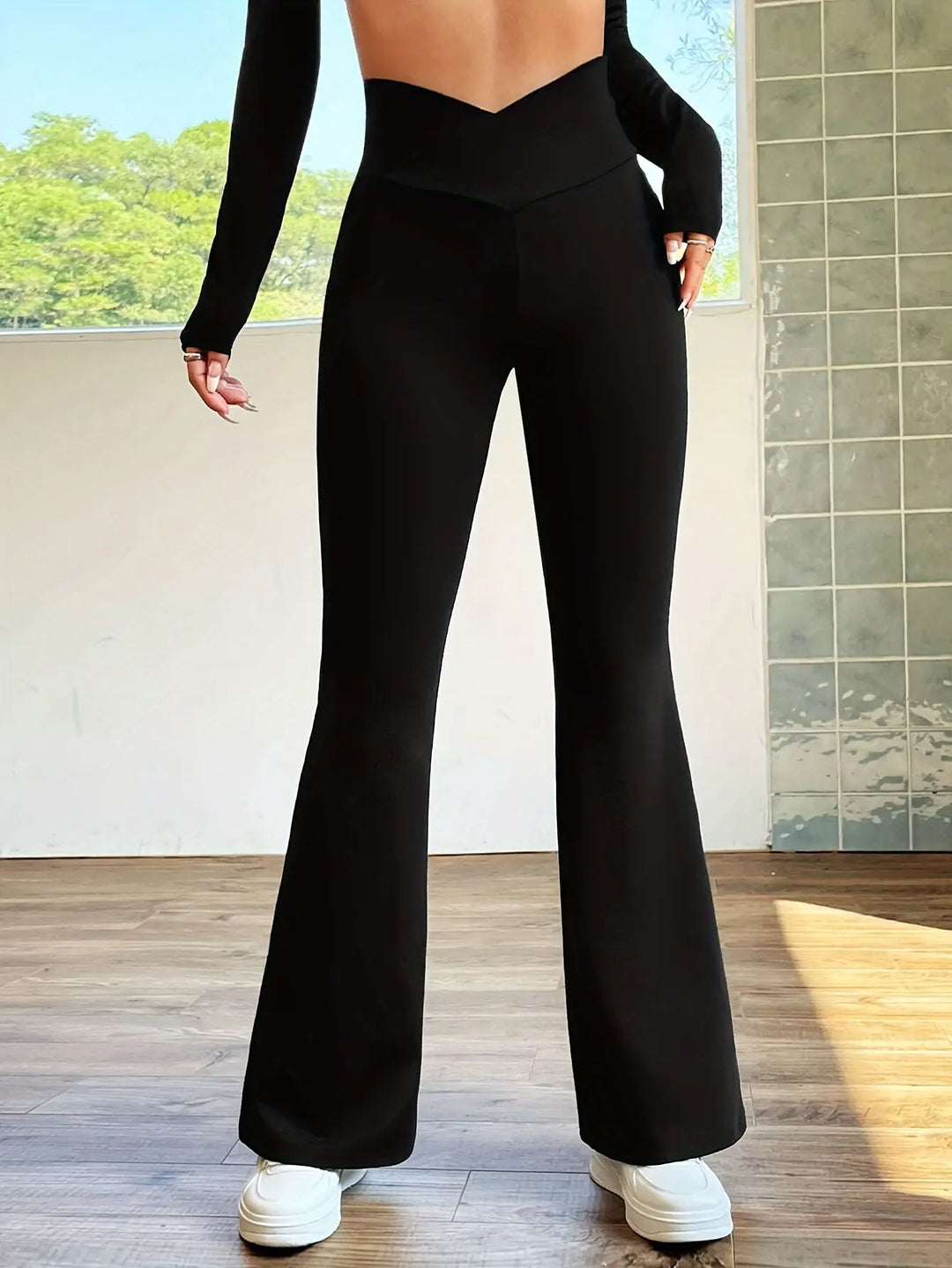 Hochgeschnittene Crossover Hose mit stylisher Passform für Damen Mivona
