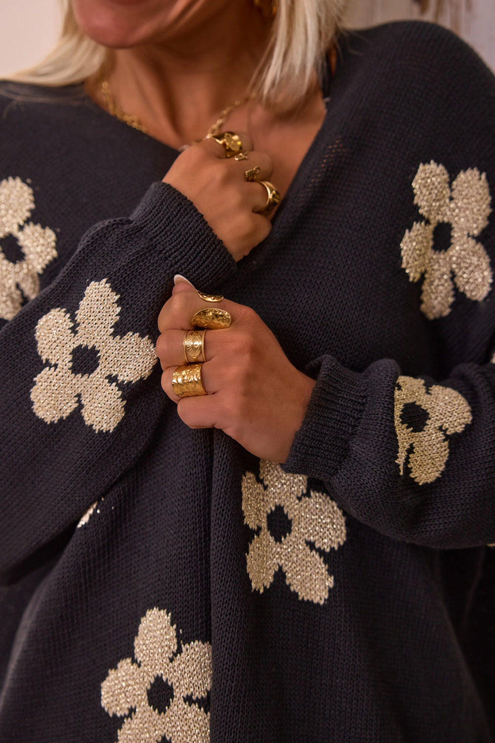 Schwarzer Strick-Cardigan mit Blumenmuster Für Frauen Mivona