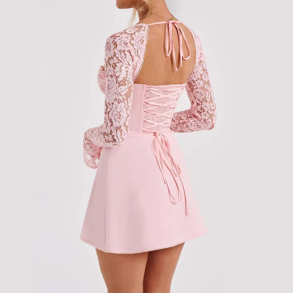 Kurzes Kleid mit feiner Spitzenverzierung für Frauen Mivona