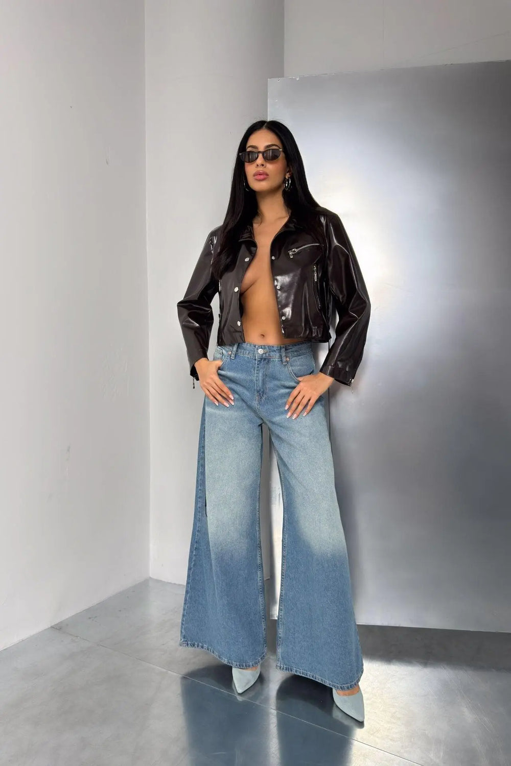 Braune Lederjacke mit Druckknöpfen für Frauen Mivona