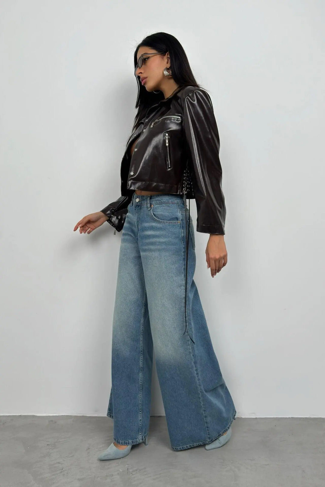 Braune Lederjacke mit Druckknöpfen für Frauen Mivona