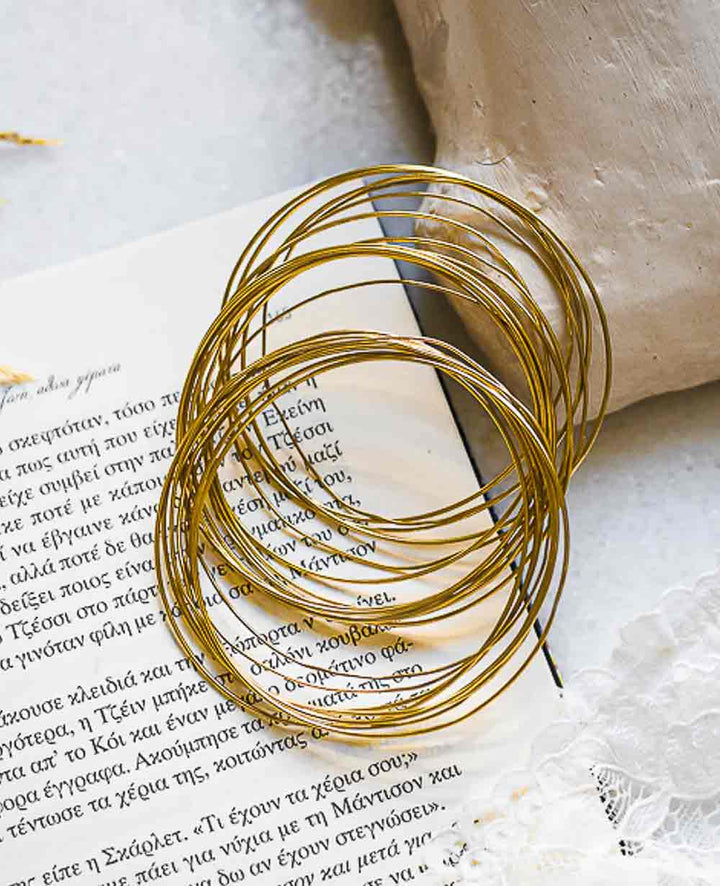 Goldfarbenes Armband mit strukturierter Oberfläche für Damen Mivona