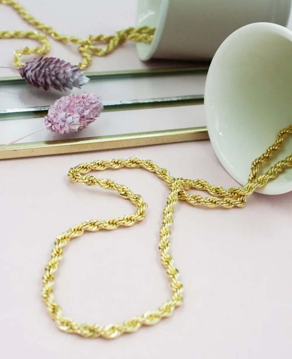 Goldfarbene Halskette mit geflochtenem Design für Damen Mivona