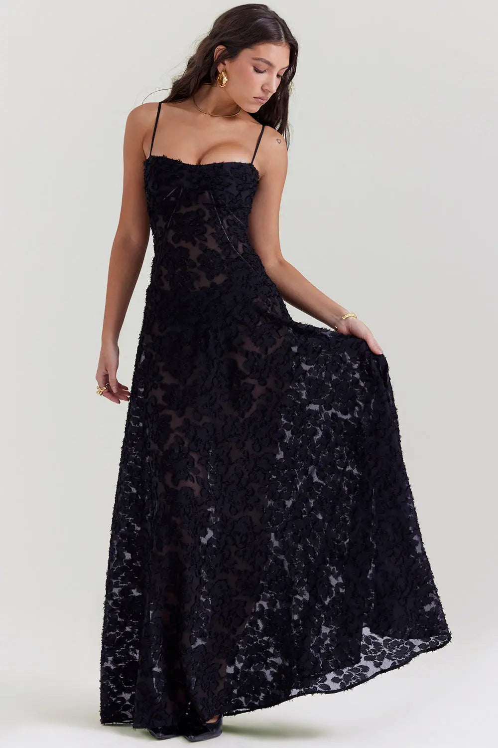Vintage Creme Maxikleid mit Spitzenrücken und zeitloser Eleganz für Frauen Mivona
